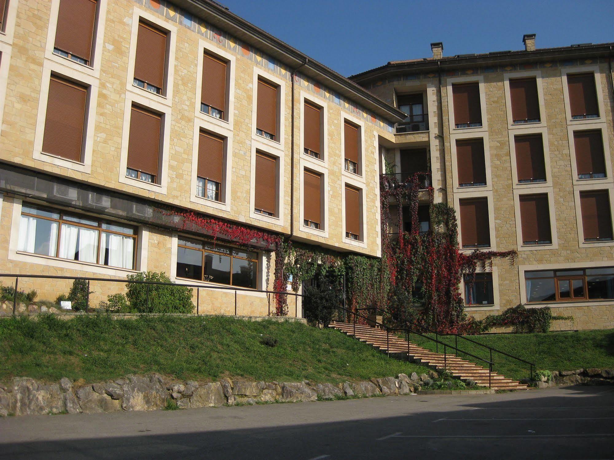Los Acebos Arriondas Exterior photo